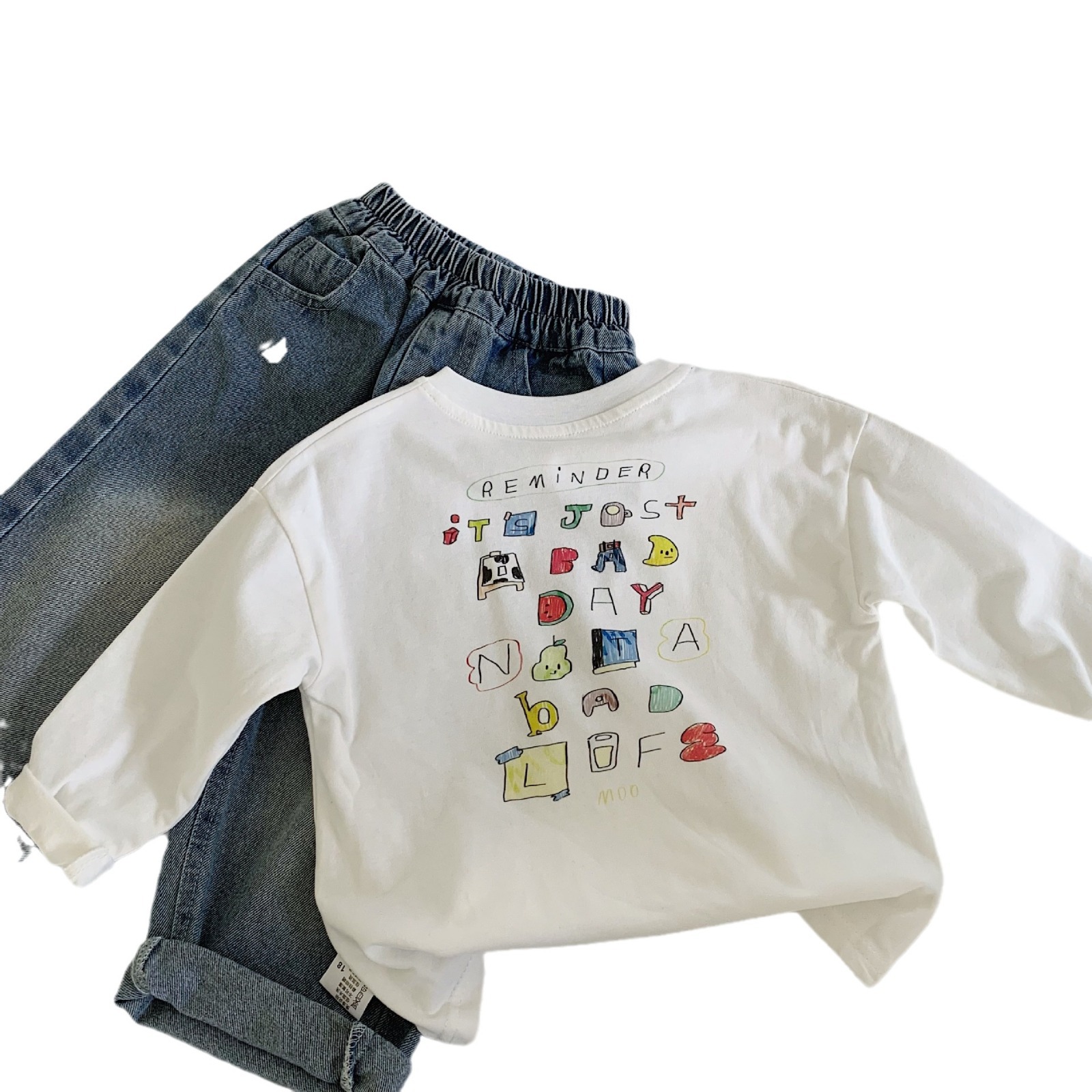 Camiseta infantil Mai Bao2025 primavera algodón nuevo estilo para niños coreanos blindaje suelto letras de color funda t