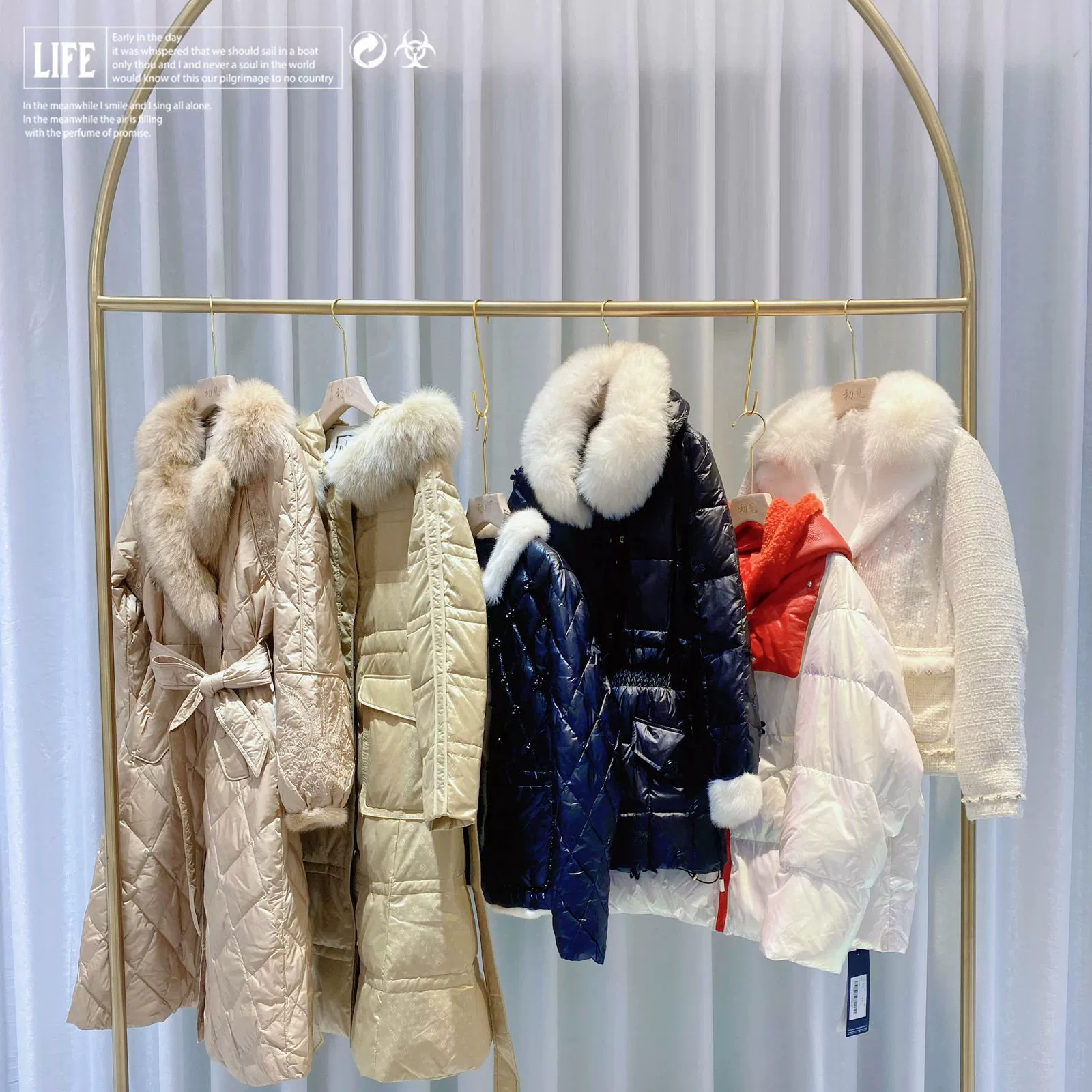 Распродажа высококачественной дизайнерской женской одежды от известных брендов, прямые трансляции с физического магазина, оптовые остатки, пуховики.