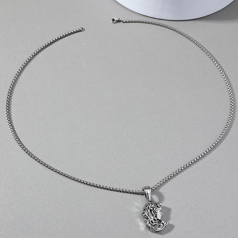 Greek Muse Medusa Pendant Fashion Titanium Steel Necklace display picture 3