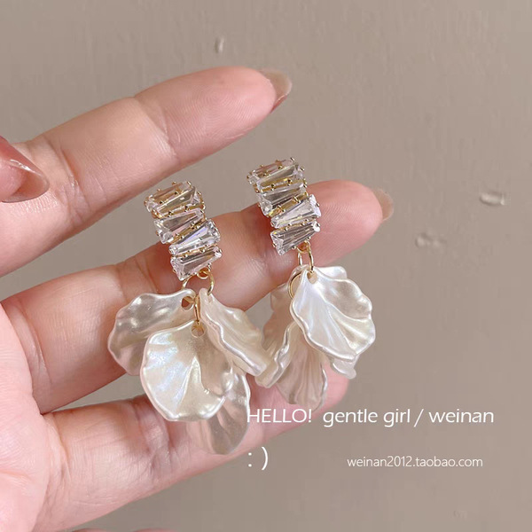 S925 Silver Needle Heart Flower Tassel Earrings Spring High-End Pearl Earrings for Women Niche Style Versatile Earrings