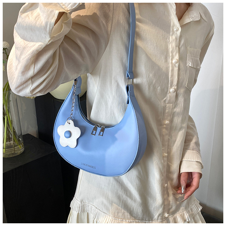 Cross-border women's bag 2024 New style, trendy texture, versatile, ins fashion single-shoulder armpit bag, small flower pendant, crescent moon bag undefined