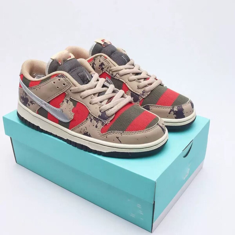 European Original Halloween Dunk Low-Top Air-Cushioned Running Shoes Skateboard Sneakers Nightmare Patch Graffiti Cross-Border Shoes