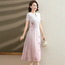 连衣裙;时尚休闲套装;羽绒服