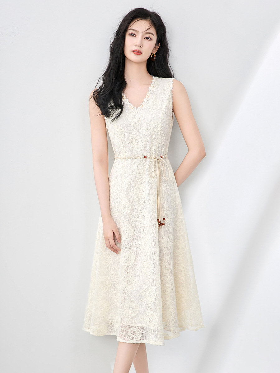 Đầm maxi nữ cổ chữ V thêu hoa tay ngắn phong cách nghỉ dưỡng — đen
