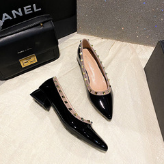 鉚釘鞋子女2024春秋新款尖頭淺口平底V家軟底黑色柳丁單鞋小碼32