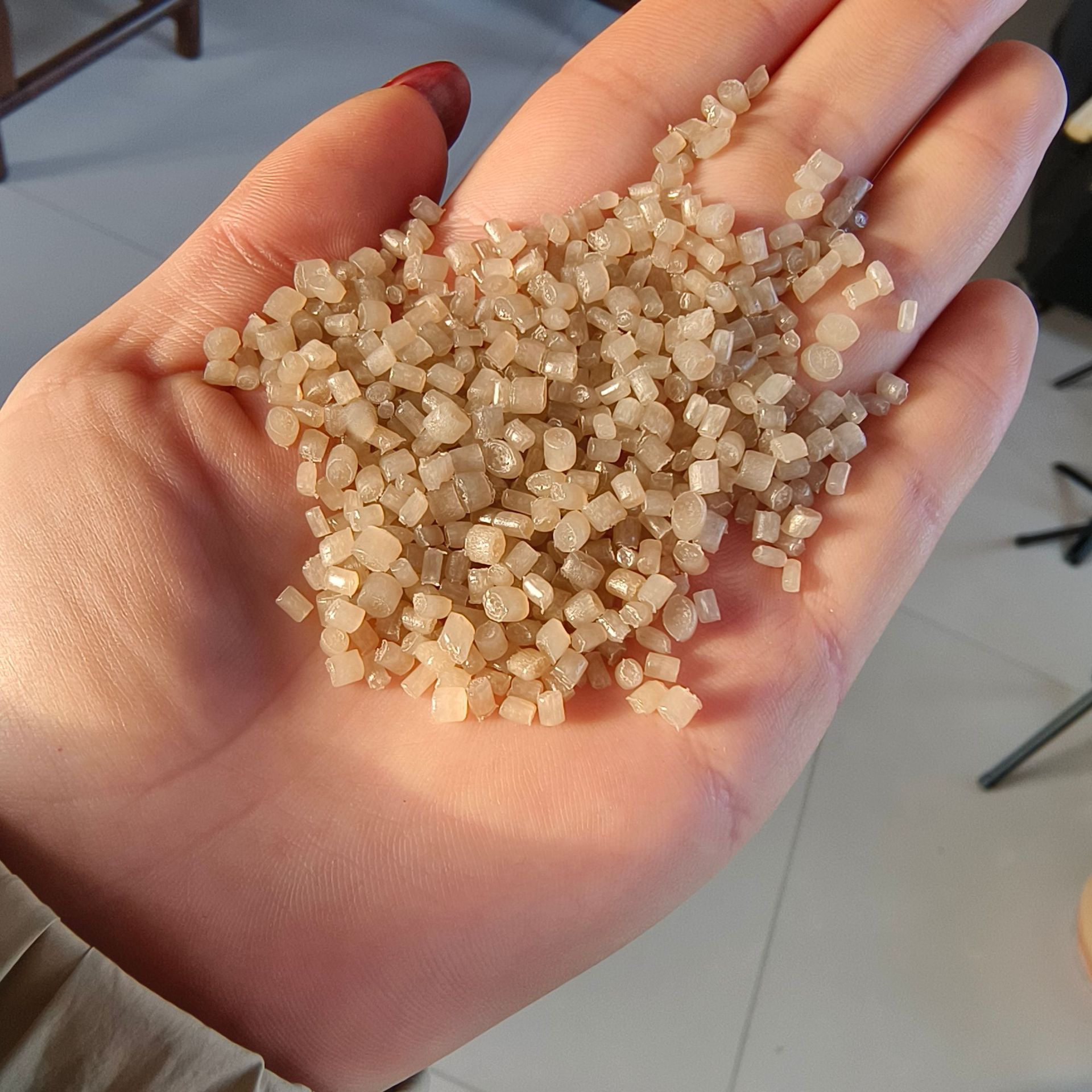 厂家批发供应 pe高压发泡塑料再生颗粒 改性水产袋鸭袋包装袋颗粒