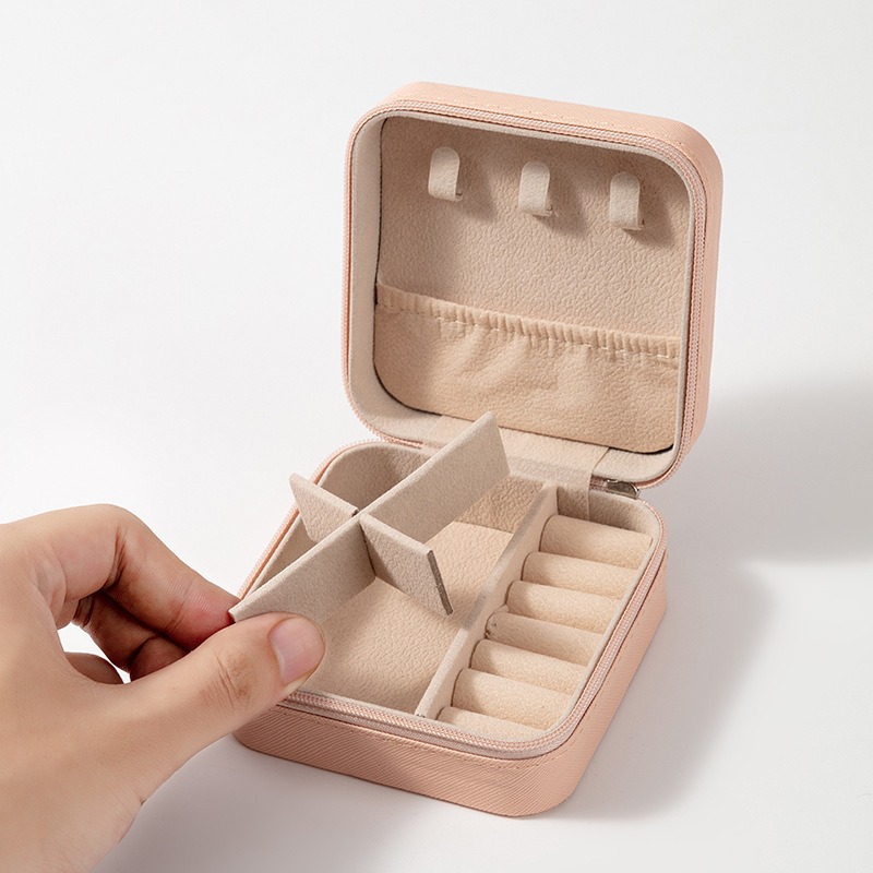 Nuevo estilo caja de joyería cuadrada caja de anillo mini pulsera portátil collar pendiente caja de almacenamiento caja de joyería exquisita al por mayor