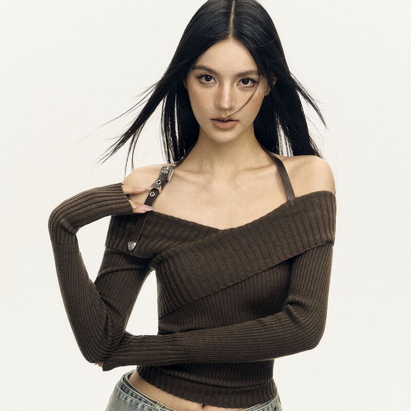 American Retro Hot Girl Sexy Slim Design Belt Halter Neck One-Shoulder Knitted Sweater Long Sleeves American Retro Hot Girl Sexy Slim Design Belt Halter Neck One-Shoulder Knitted Sweater Long Sleeves