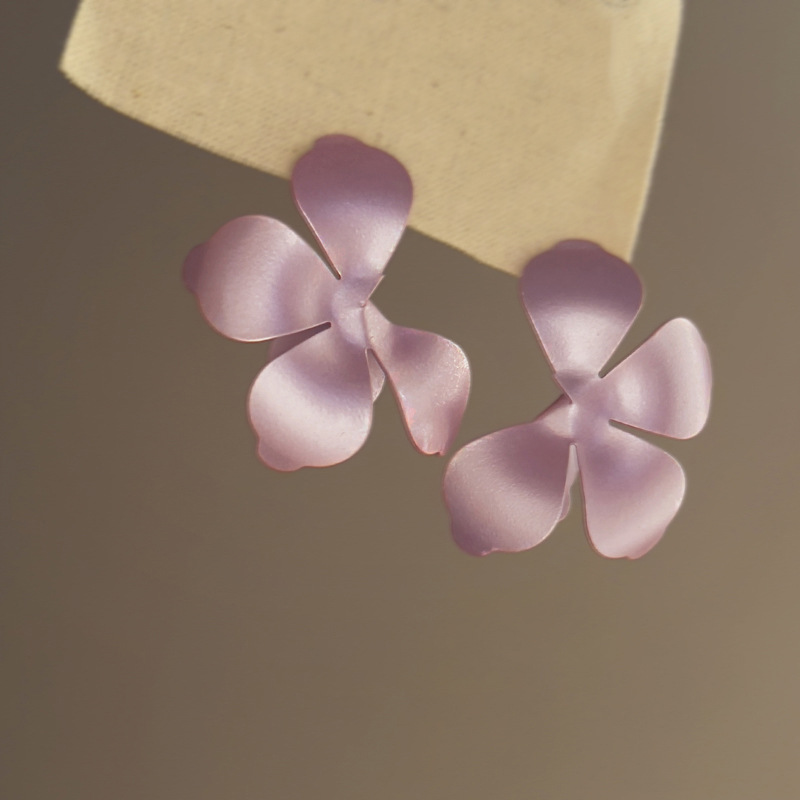 Silver needle European and American cross-border matte flower stud earrings, niche and simple style, versatile earrings, light luxury and high-end earrings for women pic 7