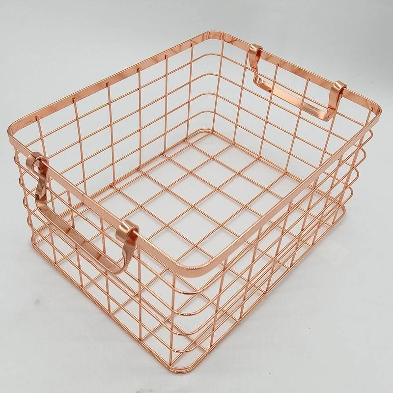 Cesta de almacenamiento de estilo nórdico con manijas Cesta de almacenamiento de hierro dorado Cesta de almacenamiento de marco de almacenamiento de gran capacidad de oro rosa