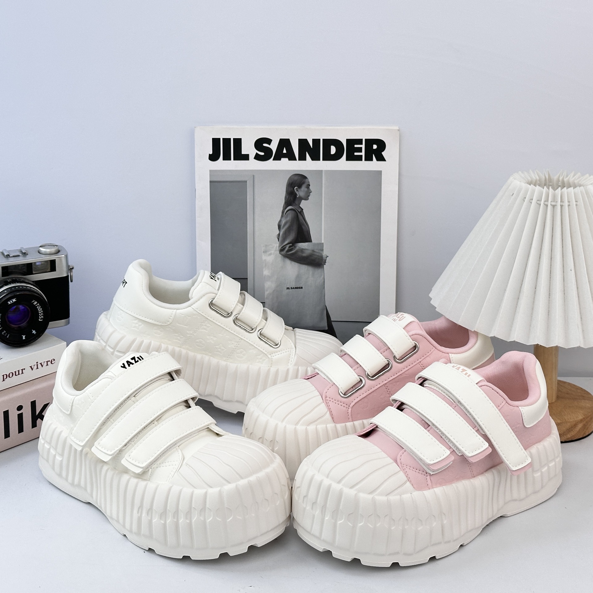 Velcro rosa muffin skate zapatos de mujer feos 2025 otoño nuevo chic nicho de diseño deportivo zapatos blancos pequeños