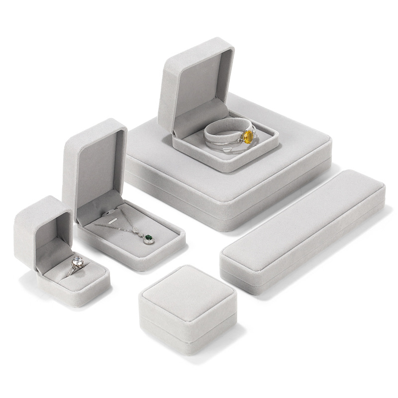 Caja de terciopelo para anillos de compromiso, pulseras, joyas, color sólido, para colgantes y collares, set de embalaje de joyería, venta al por mayor
