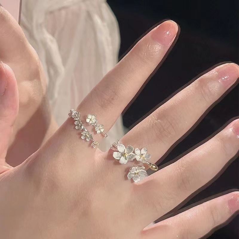 Vintage French Style Adjustable Open Ring With Floral Design_voghion.com