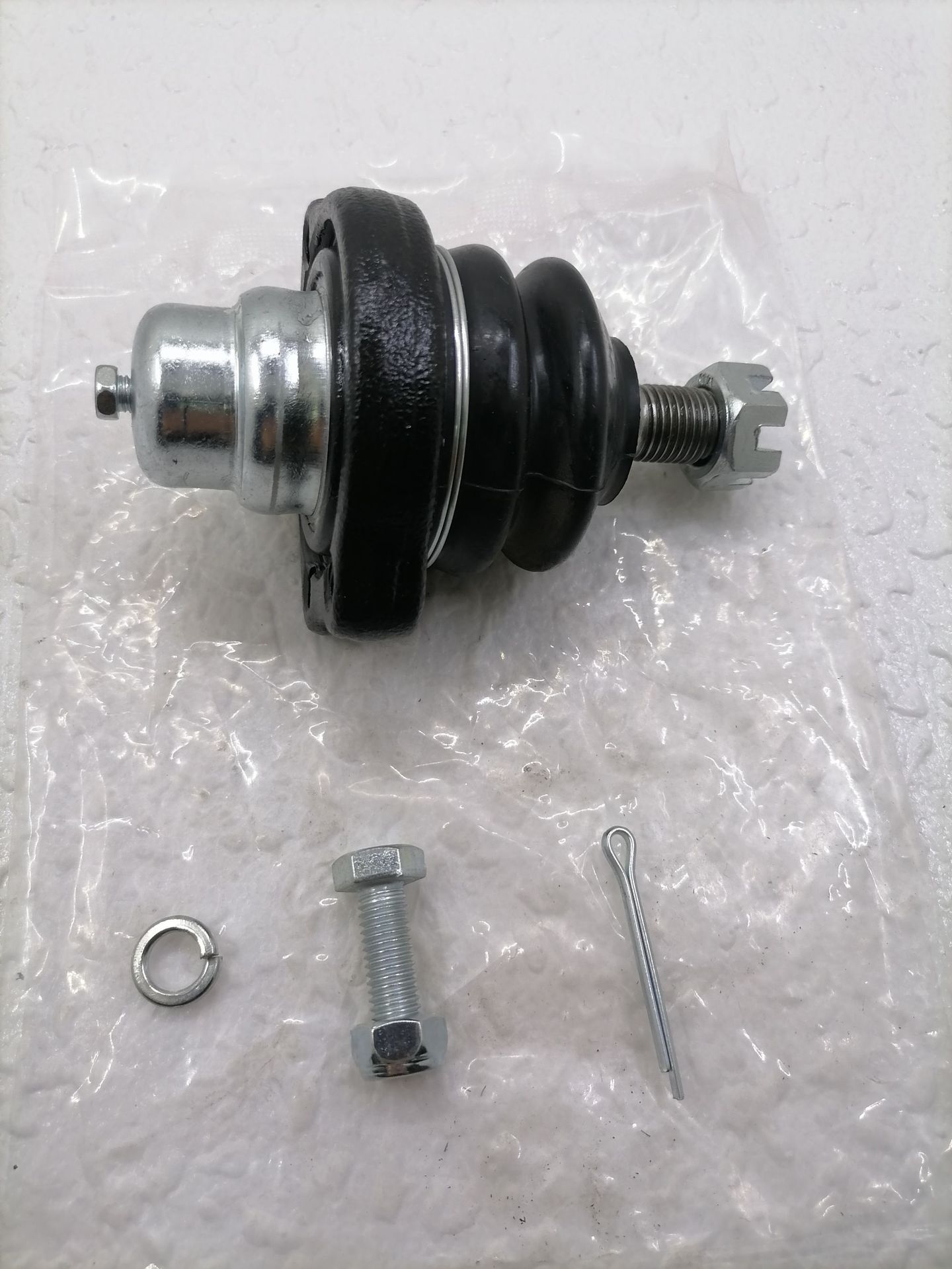 Suspension ball head (upper; Front axle) suitable for Nissan series Ford Nissan steering ball head pull rod ball head
