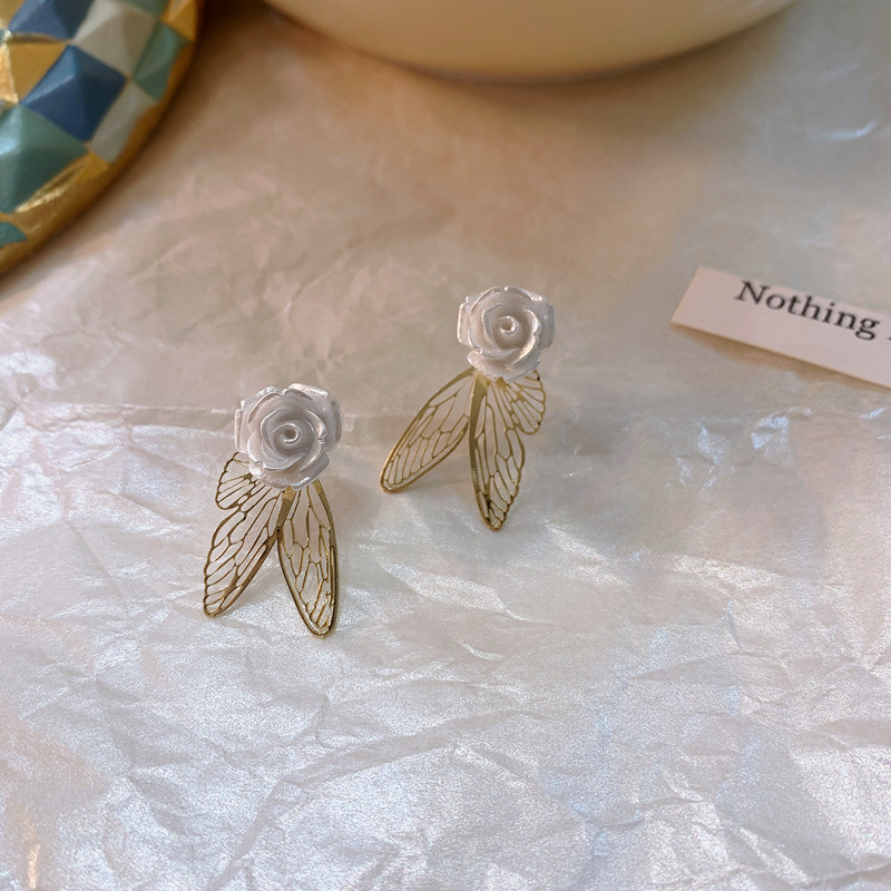 Simple Butterfly Flower Earrings Fashion White Rose Alloy Stud Earrings display picture 5