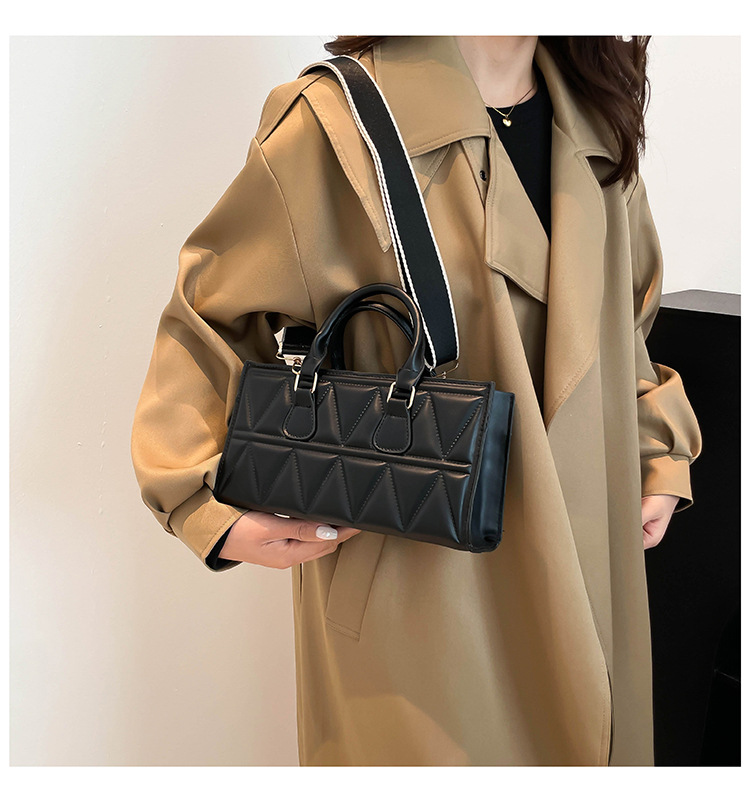 Women's Small PU Solid Color Elegant Streetwear Plaid Square Zipper Square Bag display picture 5