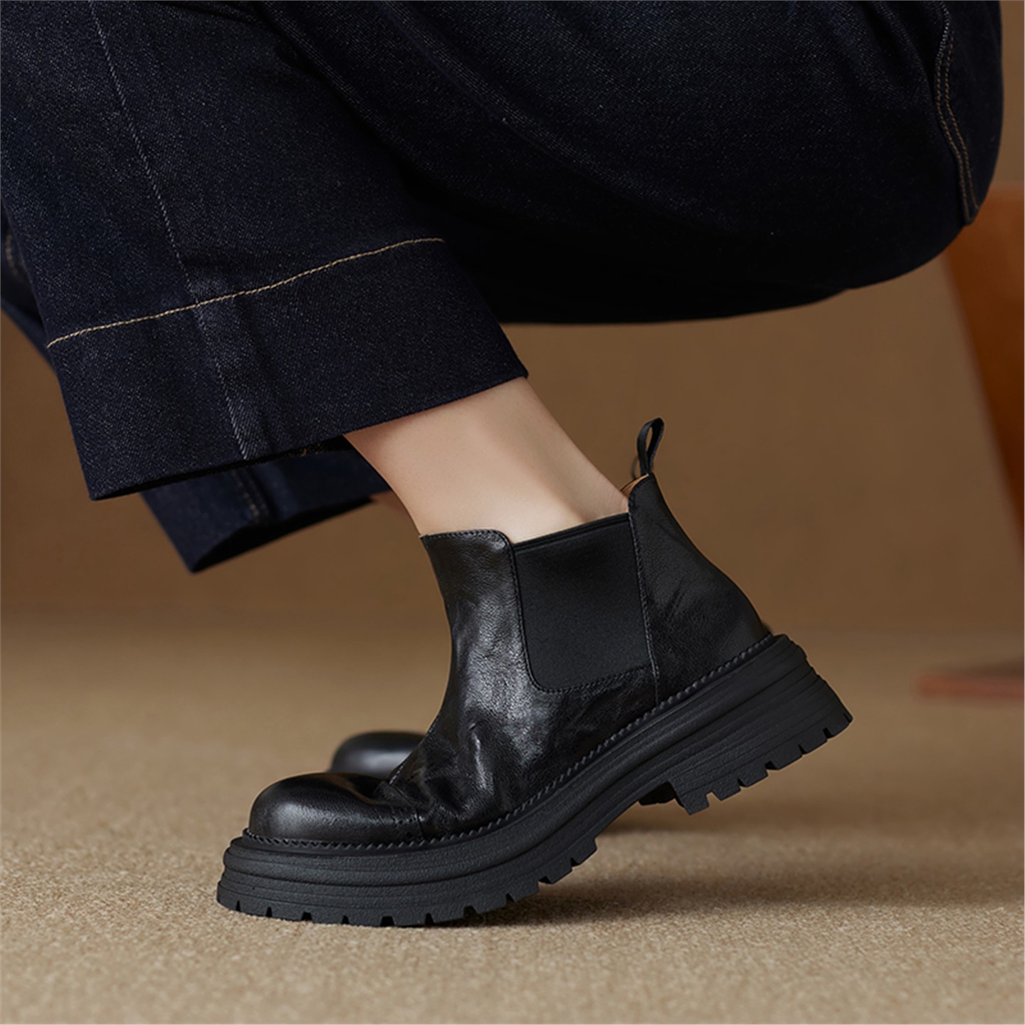 及踝靴女2025秋冬新款复古松紧口一脚蹬百搭小短靴女时尚切尔西靴