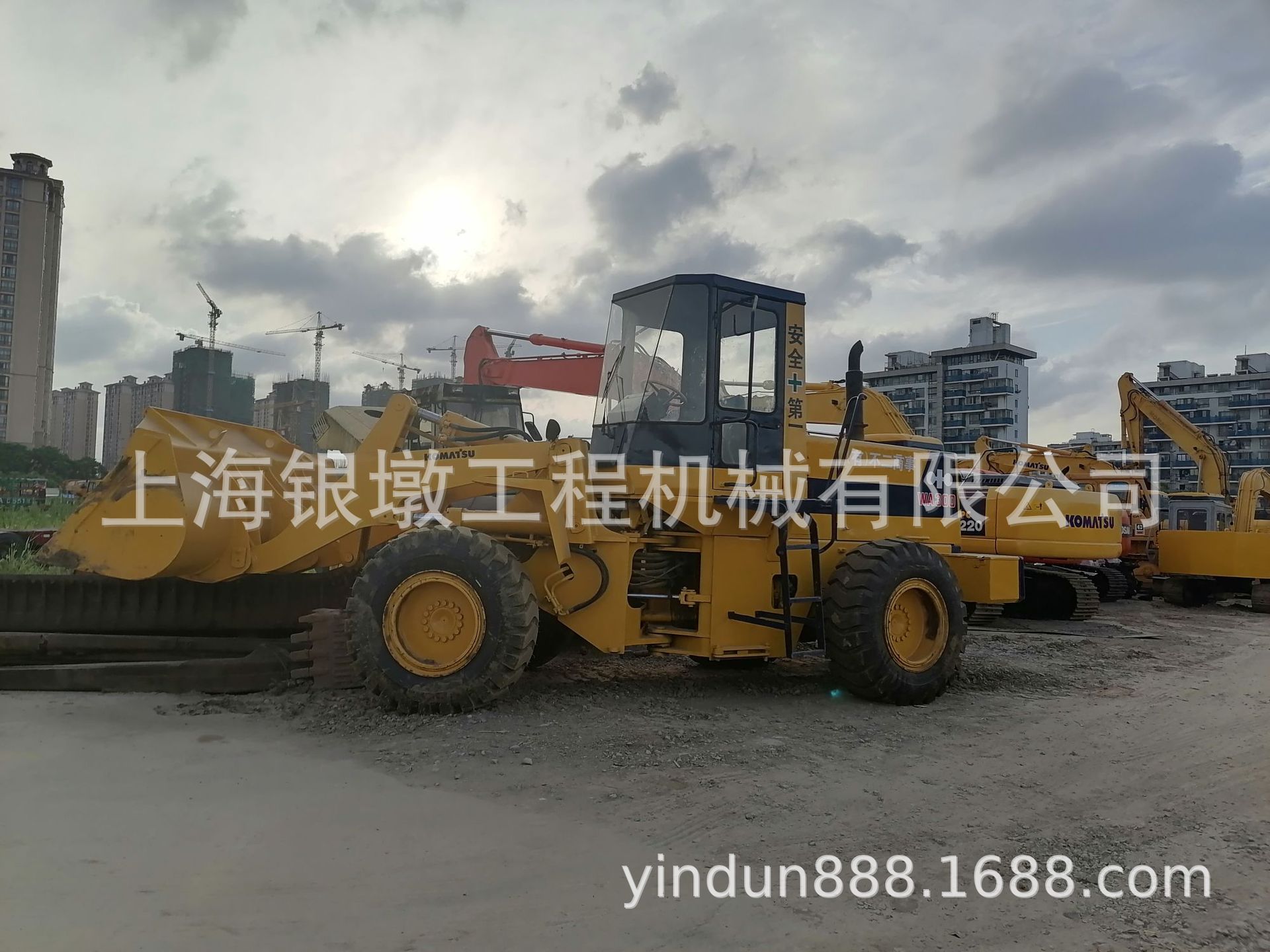 二手komatsu小松铲车 WA300 WA380 WA470 夹木机 侧翻装载机