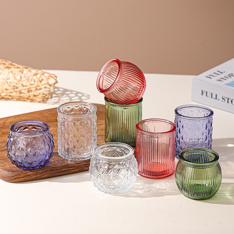 Transfronterizo Amazon para el conjunto de vela de vidrio en relieve, taza de cera de banana de color, candelabro a rayas, patrón de diamante