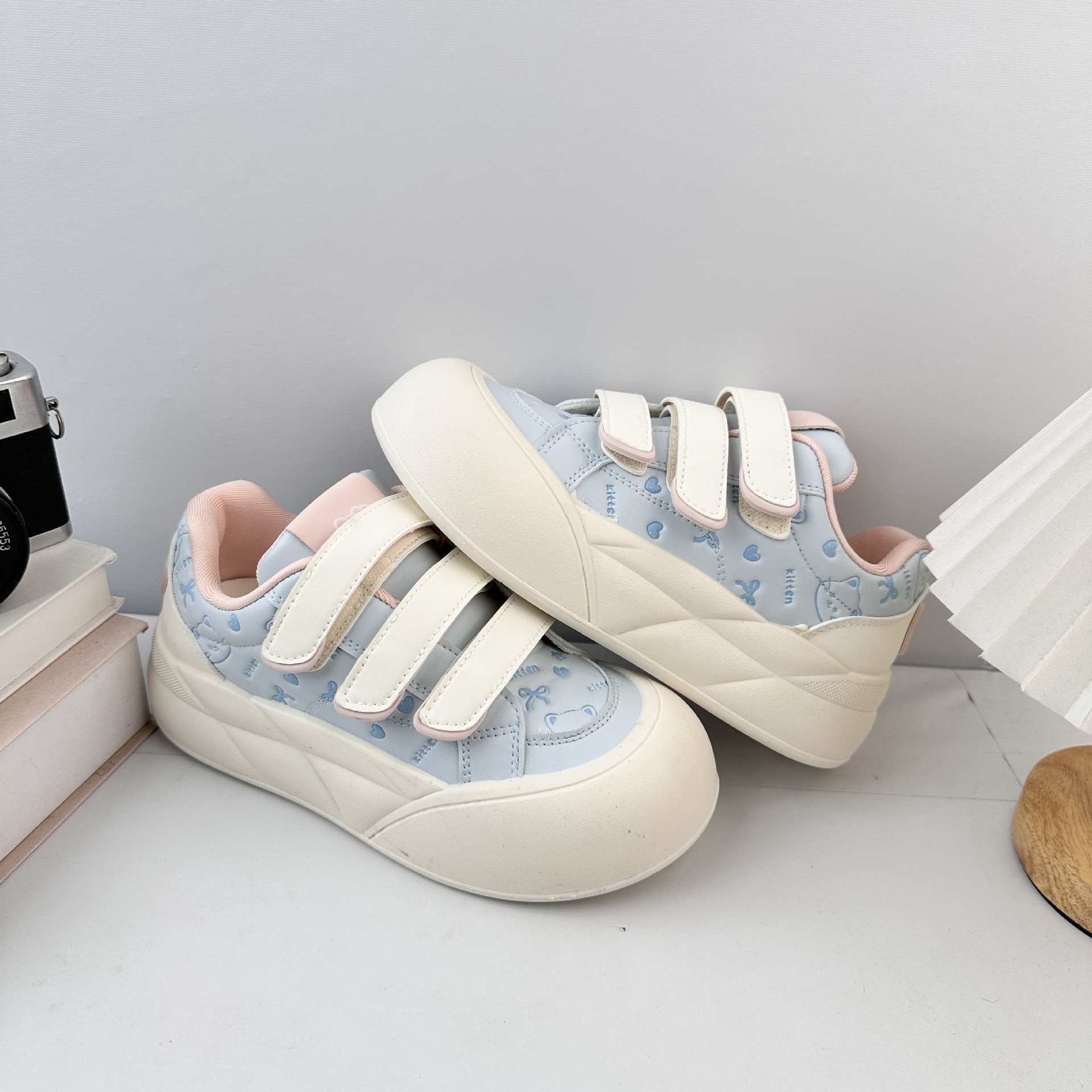 Farwave Velcro zapatos blancos 2025 otoño nuevo chic nicho coreano zapatos de banquete zapatos bolsas de pan