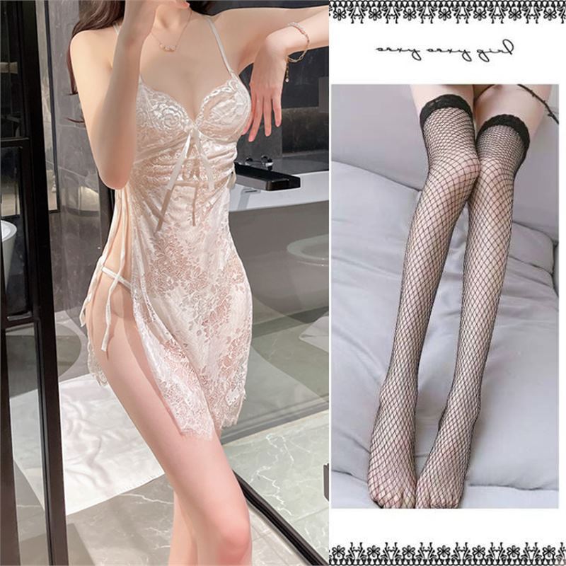 흰색 잠옷 + 끈 팬티 + 검정색 망사 스타킹