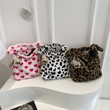 ë�q�q����Ů������2025�¿��ﶬ���ٴ�y�μ�����|ͨ�����ذ�