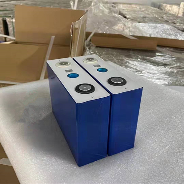 Yiwei Lithium Energy Lithium Iron Phosphate 100A Power Battery 3.2V105Ah Electric Vehicle Lithium Rv Energy Storage Battery