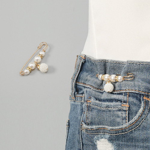 Pants waist tightening artifact, waist tightening pin to fix clothes, sweater brooch, women's accessories, pearl anti-exposure buckle pin wholesale