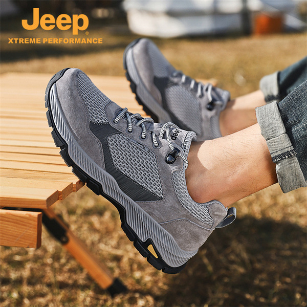 Lightweight casual footwear for leisure