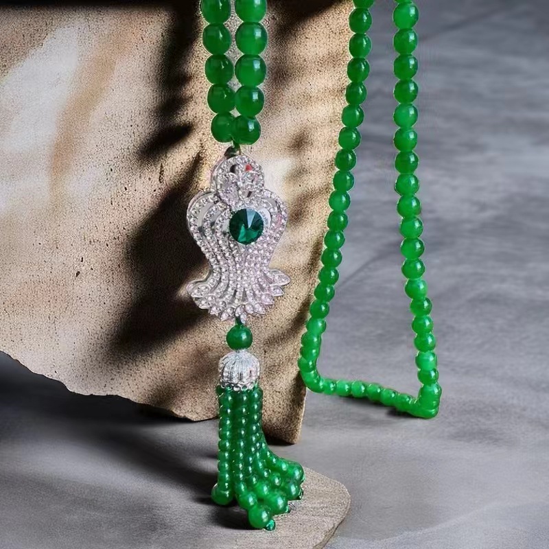 秋冬百搭高级感项链民族风长款毛衣链绿如意流苏吊坠衣服配饰饰品