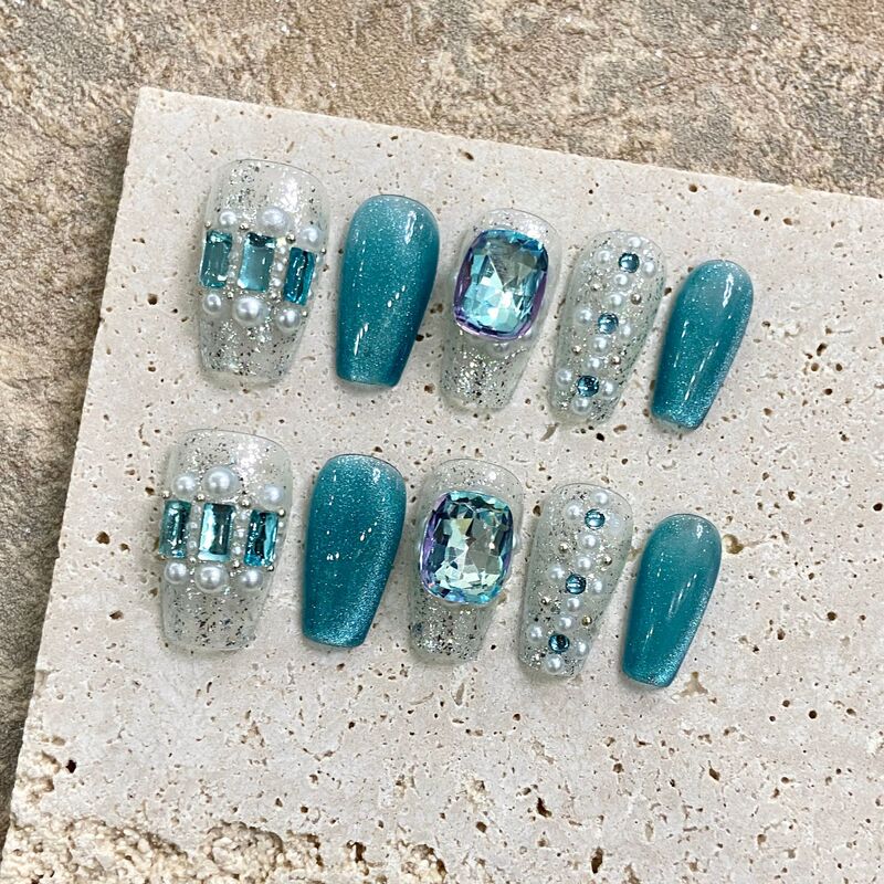 Ice Blue Sea | Handmade Armor Sequins Cat's Eye Summer White Gentle Joker Youth Advanced Sense Nails Ice Blue Sea | Handmade Armor Sequins Cat's Eye Summer White Gentle Joker Youth Advanced Sense Nails