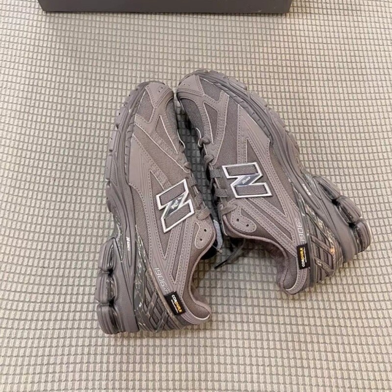 Nb1906 Trendyy Retro Sports Fabric Artificial Shock-Absorbing Wear-Resistant Breathable Low-Top Casual Running Shoes for Men and Women White Golden