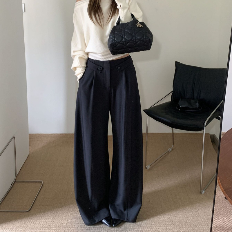 Autumn TOP European-style Guangzhou Thirteen-Line casual pants with meticulous details, a steady and durable design, and an asymmetrical diagonal buckle 20271 Autumn TOP European-style Guangzhou Thirteen-Line casual pants with meticulous details, a steady and durable design, and an asymmetrical diagonal buckle 20271