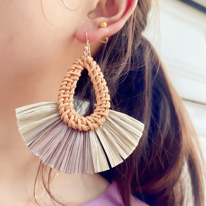 1 Pair Bohemian Sector Water Droplets Hollow Out Raffia Drop Earrings display picture 3