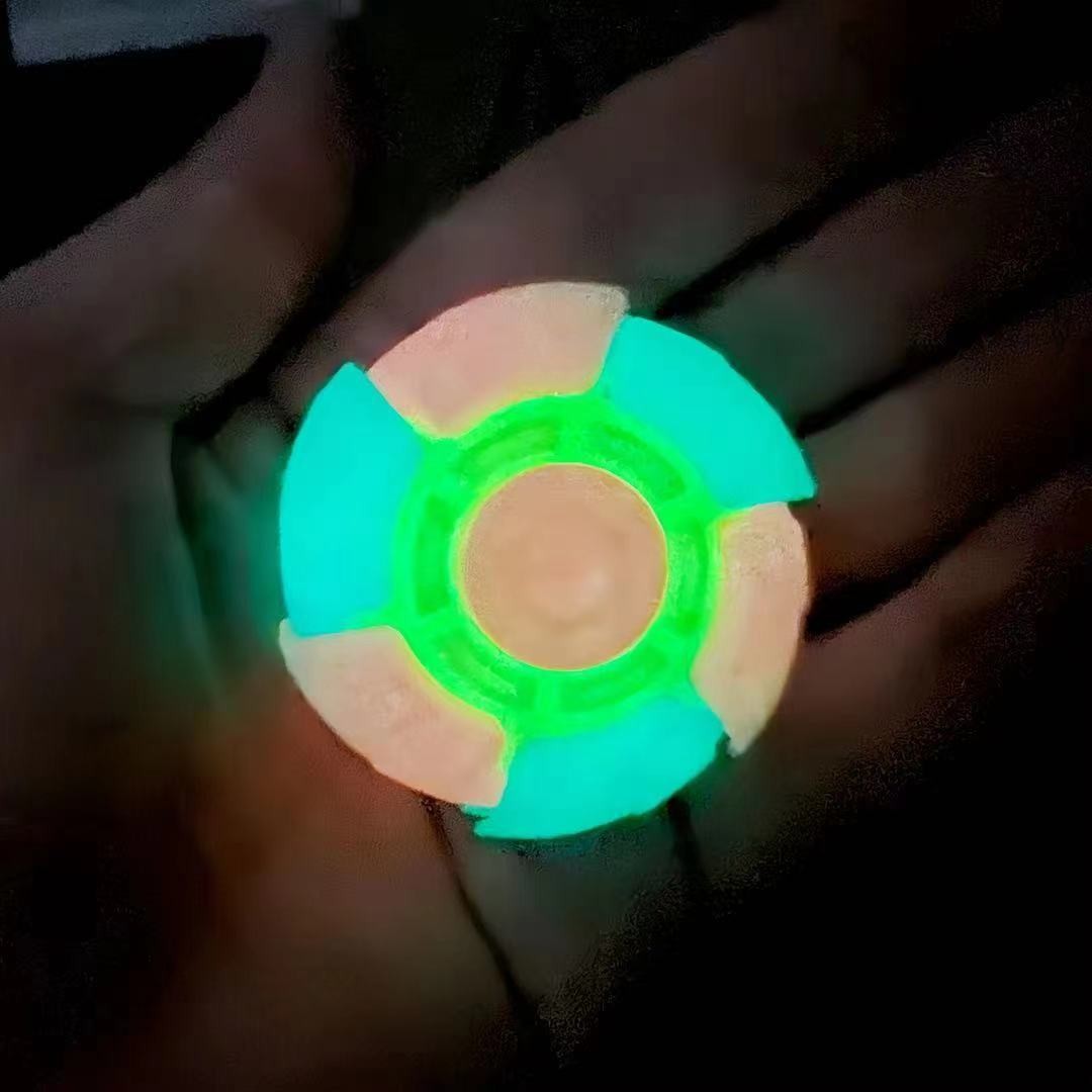 Glow-in-the-dark spinning top