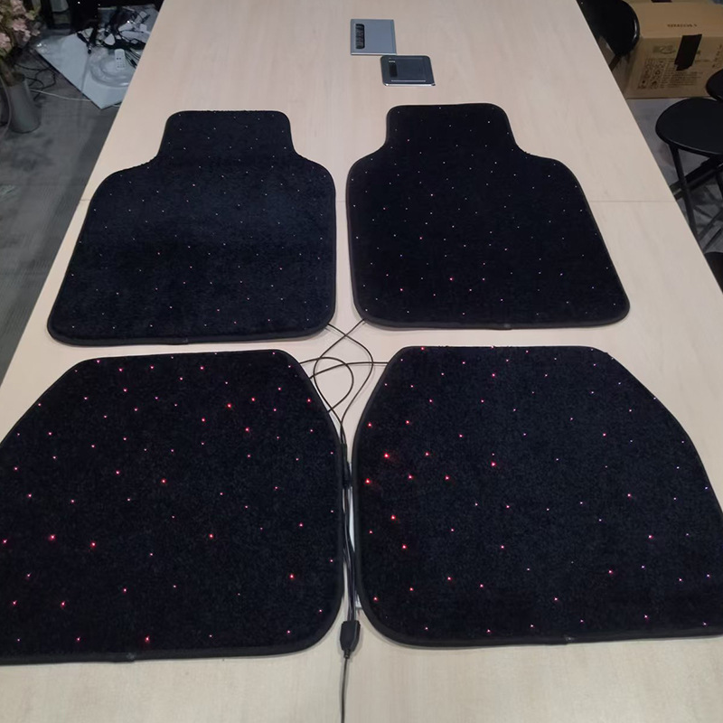 光る自動車の足のクッションは通用の満天の星のマットの光ファイバーの星の光のフルセットの自動車のじゅうたんの4セットを改造します。|undefined