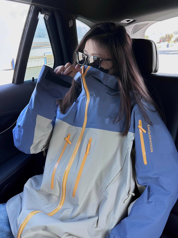 啄木鸟硬壳冲锋衣女款2025新款春秋户外防风超好看三合一登山外套|undefined