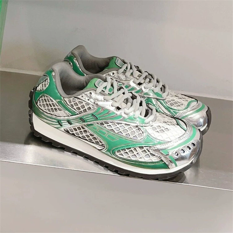 Кроссовки Wang Yibo с одинаковым BV 2024 новые дышащие сетчатые повседневные туфли Zhou Yutong с теми же серебряными daddy-тапочками