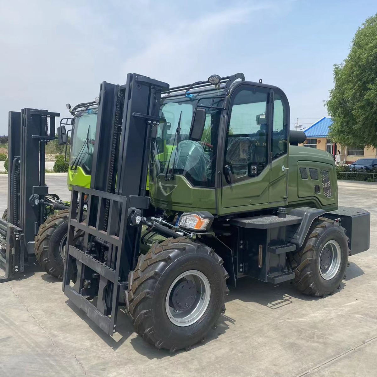 出口美国四轮式堆高叉车 5吨山地搬运越野叉车 装卸搬运柴油叉车