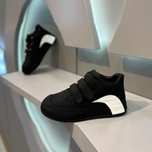 2024秋季高级感网红款时尚潮款男士鞋子耐磨中邦净色休闲男鞋