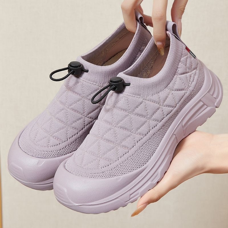 Zapatos de mujer primavera nuevos zapatos casuales de poliuretano superficial transpirables zapatos de madre con suela suave cómodo viejos zapatos de tela de Beijing mujeres