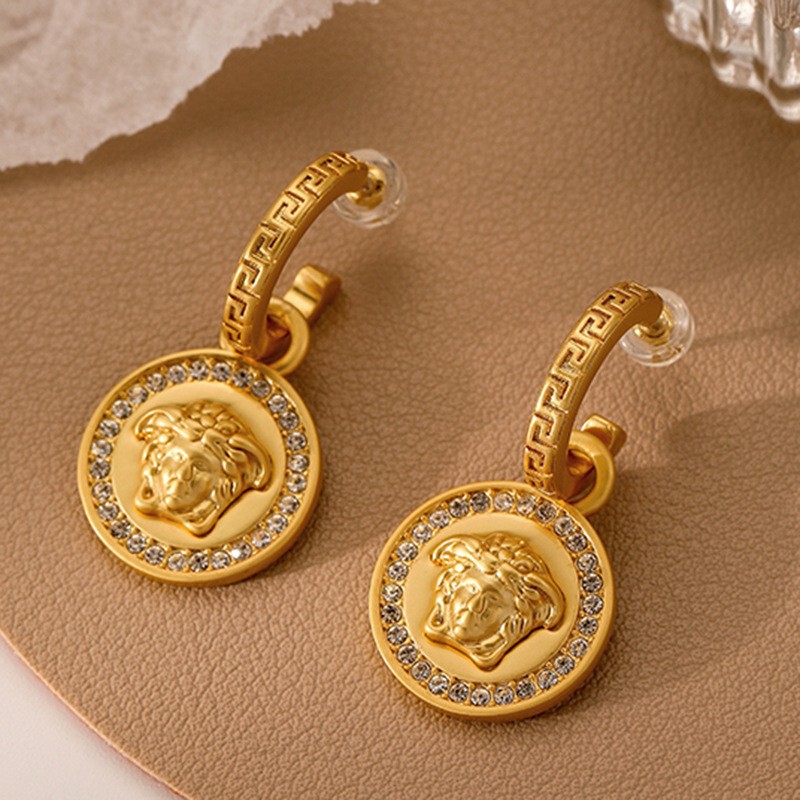 European and American Retro Micro-inlaid Zircon Medusa Elegant High-end Light Luxury Niche vintage Earrings