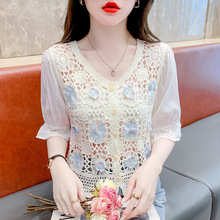 2024年夏季新款法式甜美镂空钩花短袖衬衫女别致V领雪纺小衫上衣