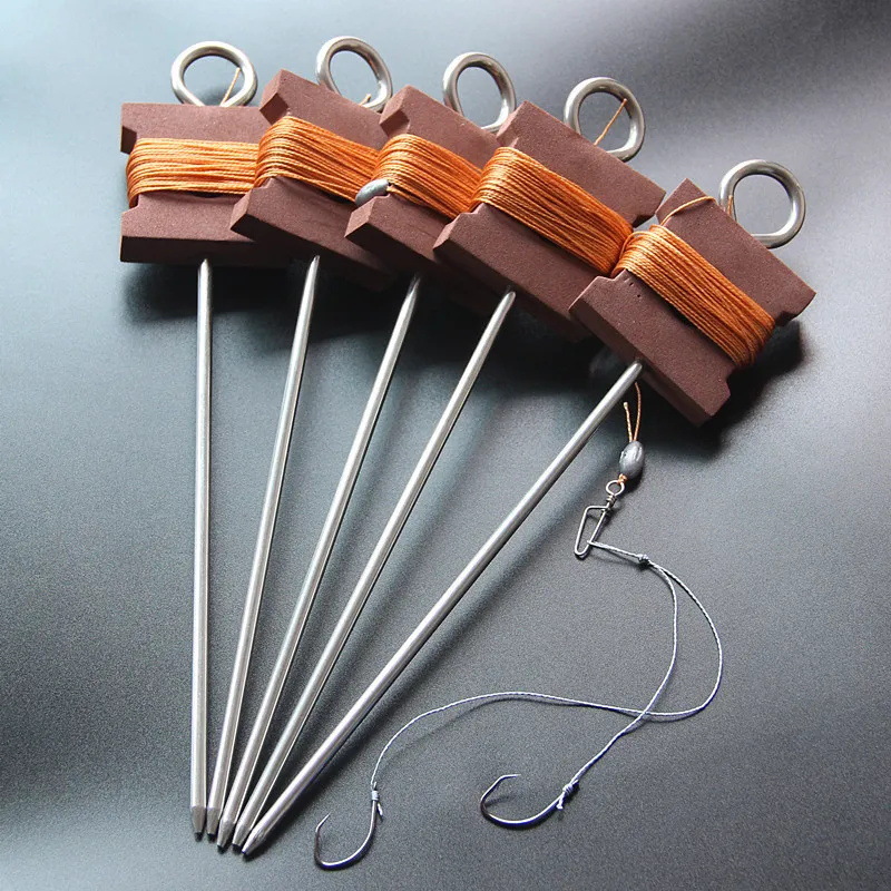 Set up the entire softshell turtle fishing rig with the line and hook, a complete set of wild-caught softshell turtle fishing gear, specialized water fish hook and line for softshell turtle.