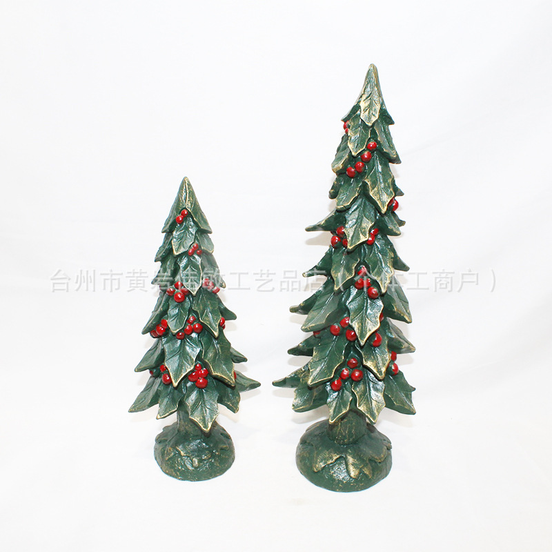 アマゾンの人気クリスマスの祝日にクリスマスツリーの樹脂を飾って、家庭の赤い果物の工芸品を飾っています。|undefined