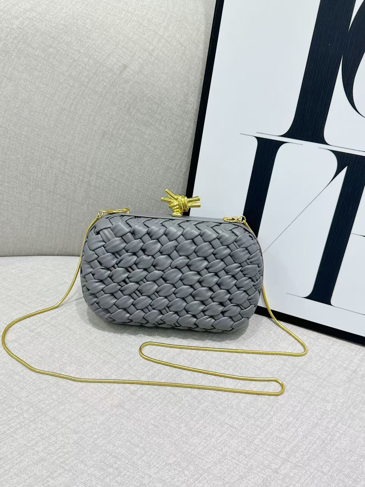 다크 그레이(주름 직조 기술)