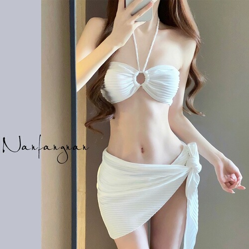 Bikini swimsuit women's three-piece suit for seaside vacation triangle sexy high-end white rose red hot spring swimsuit women