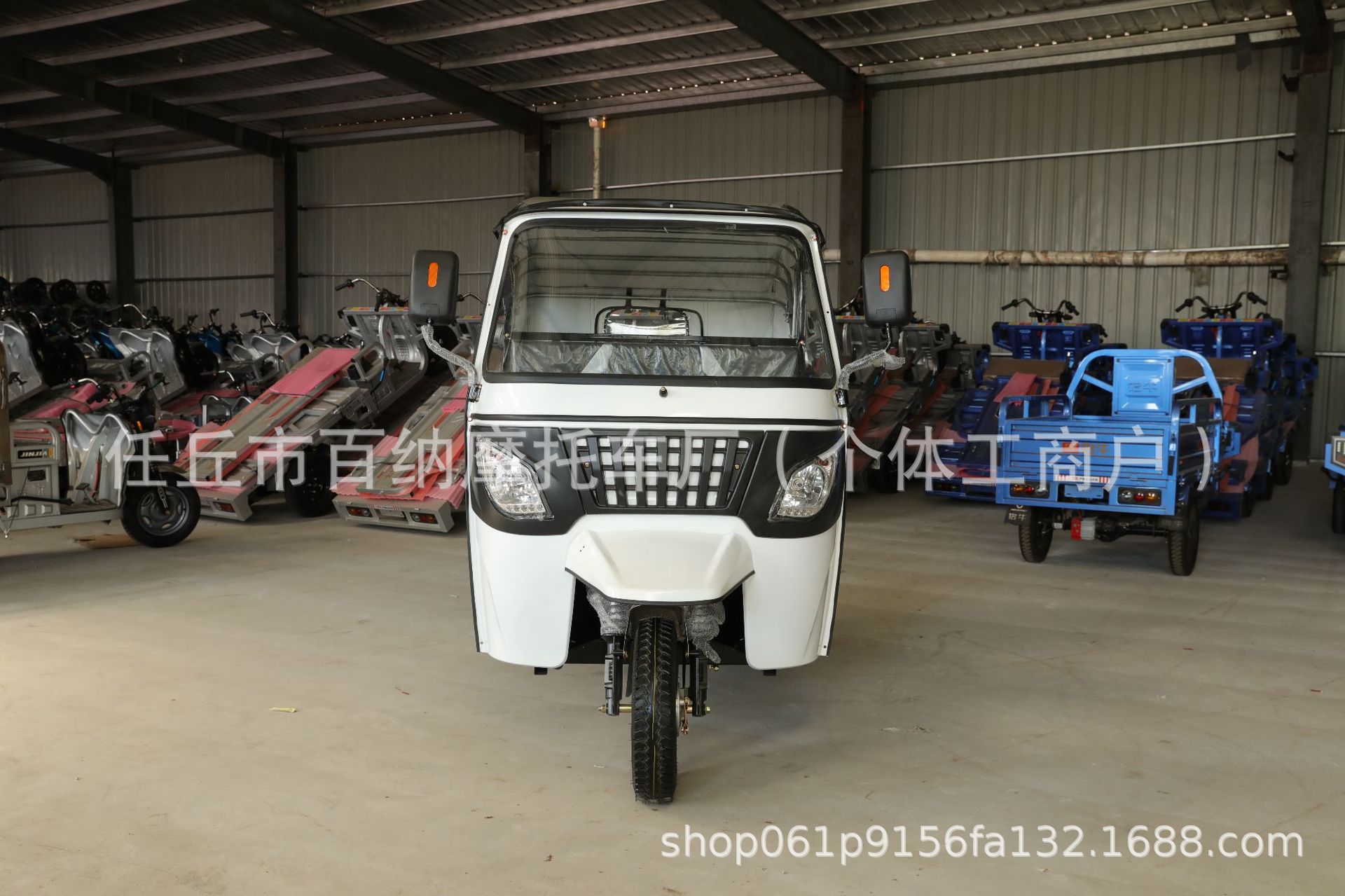Africa's best-selling fuel-electric tutu tricycle, three-wheeled motorcycle, tuktuk, three-row and double-row TVS Bajaj