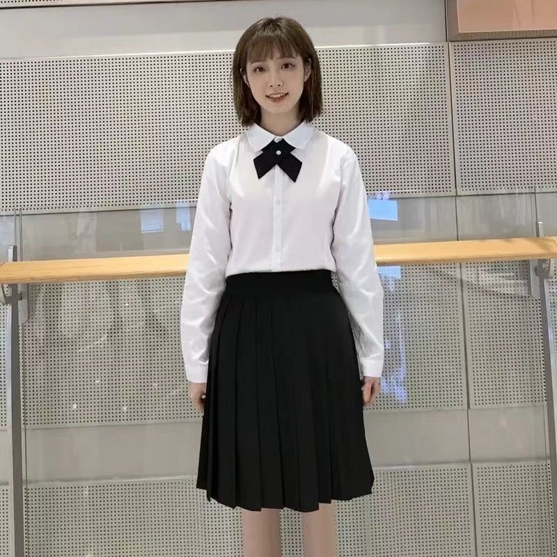 女白长袖＋黑短裙＋交叉领结