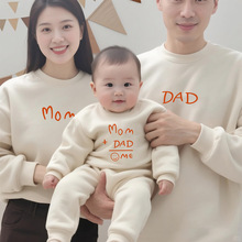 2025年亲子装秋冬季新款一家三口婴儿满月百天周岁全家福拍照卫衣